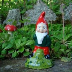 Garden gnome Bert by Pixieland