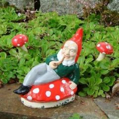 Garden gnome Fred by Pixieland