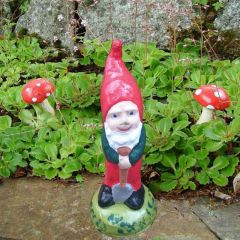 Garden gnome Peter by Pixieland