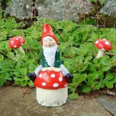 Garden gnome Quincy by Pixieland